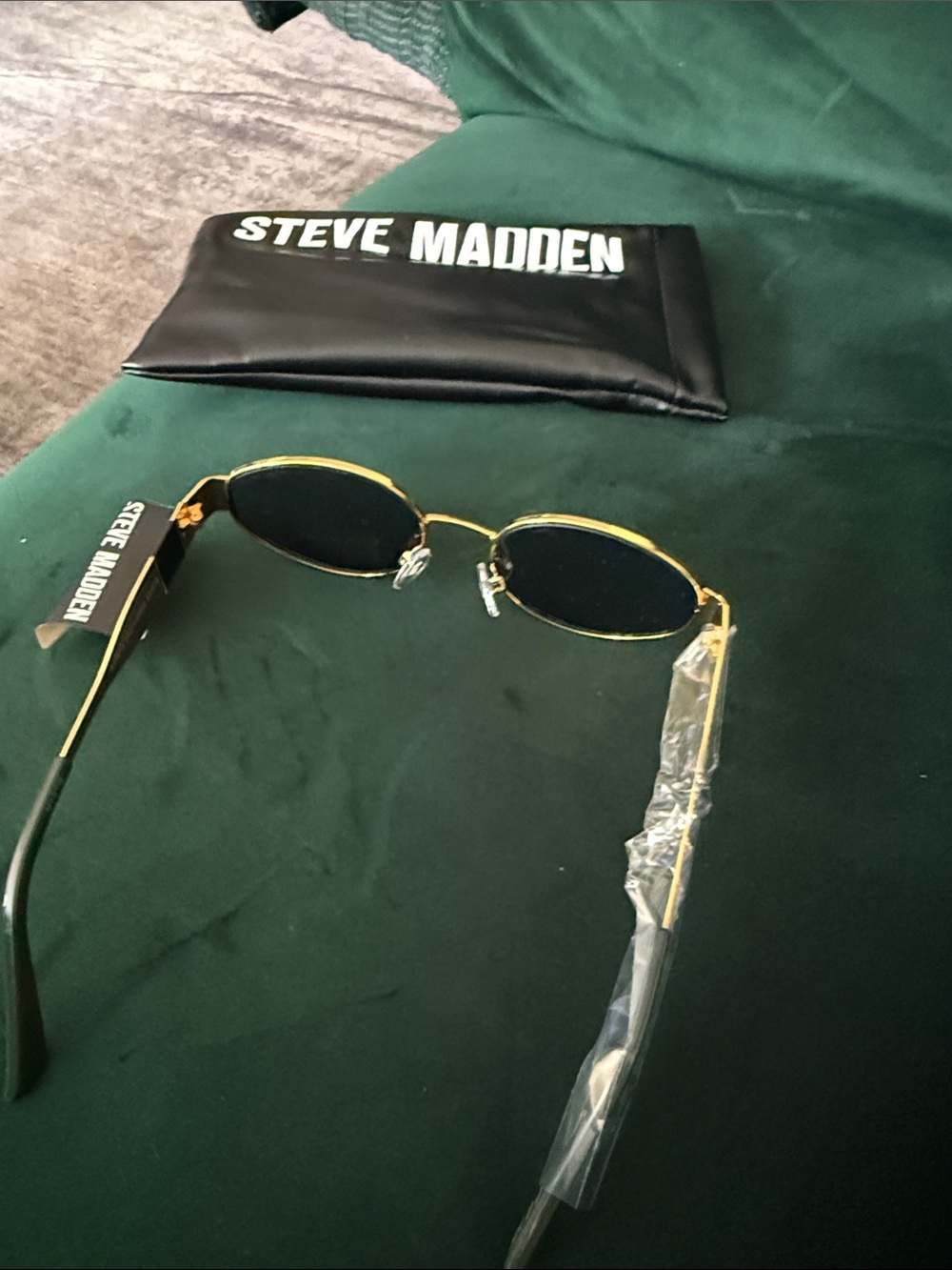 Steve Madden Gold Frame Sunglasses with Black Lenses - Picture 4 of 6
